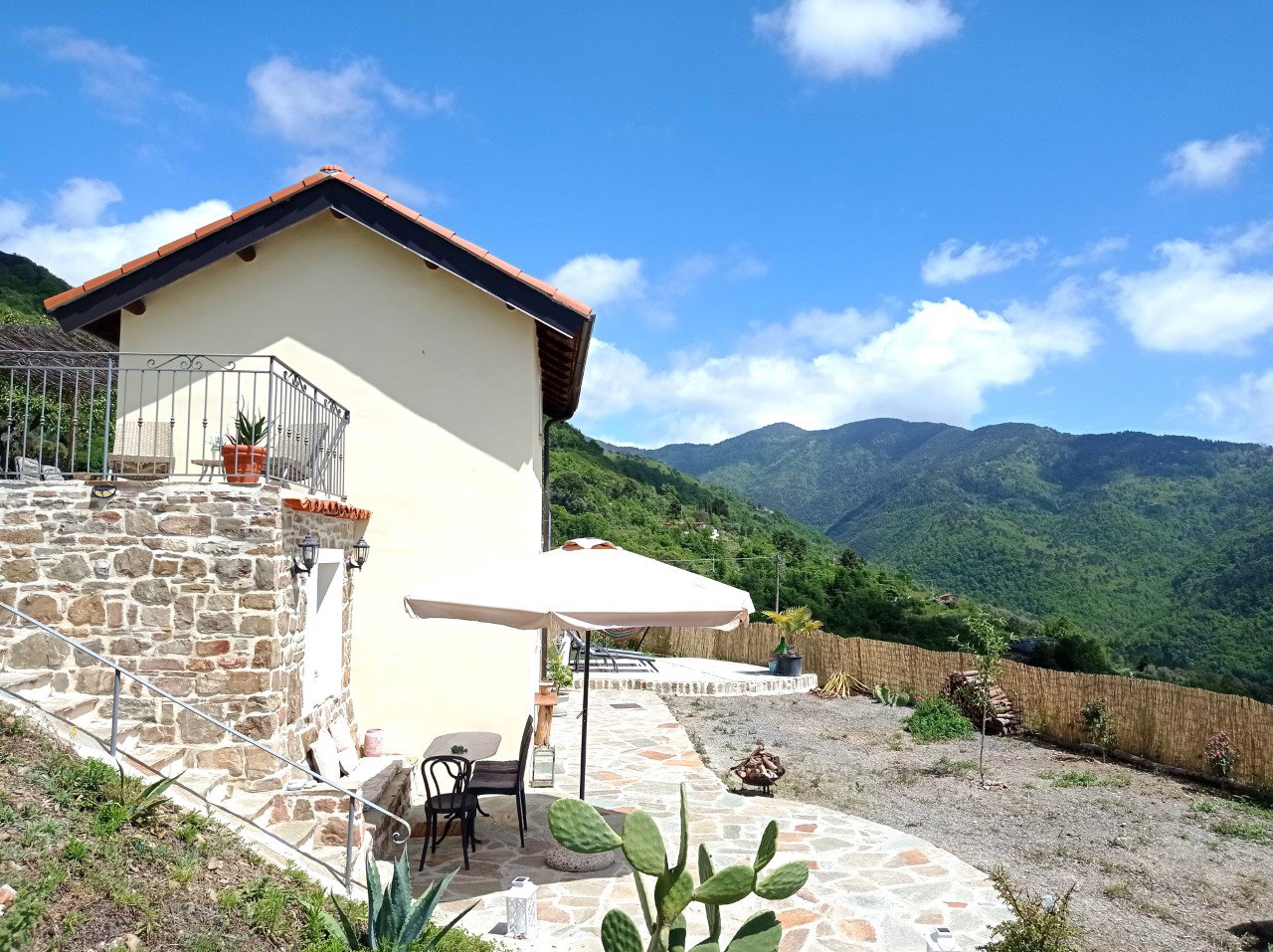 Casa nella natura a Castel Vittorio IM