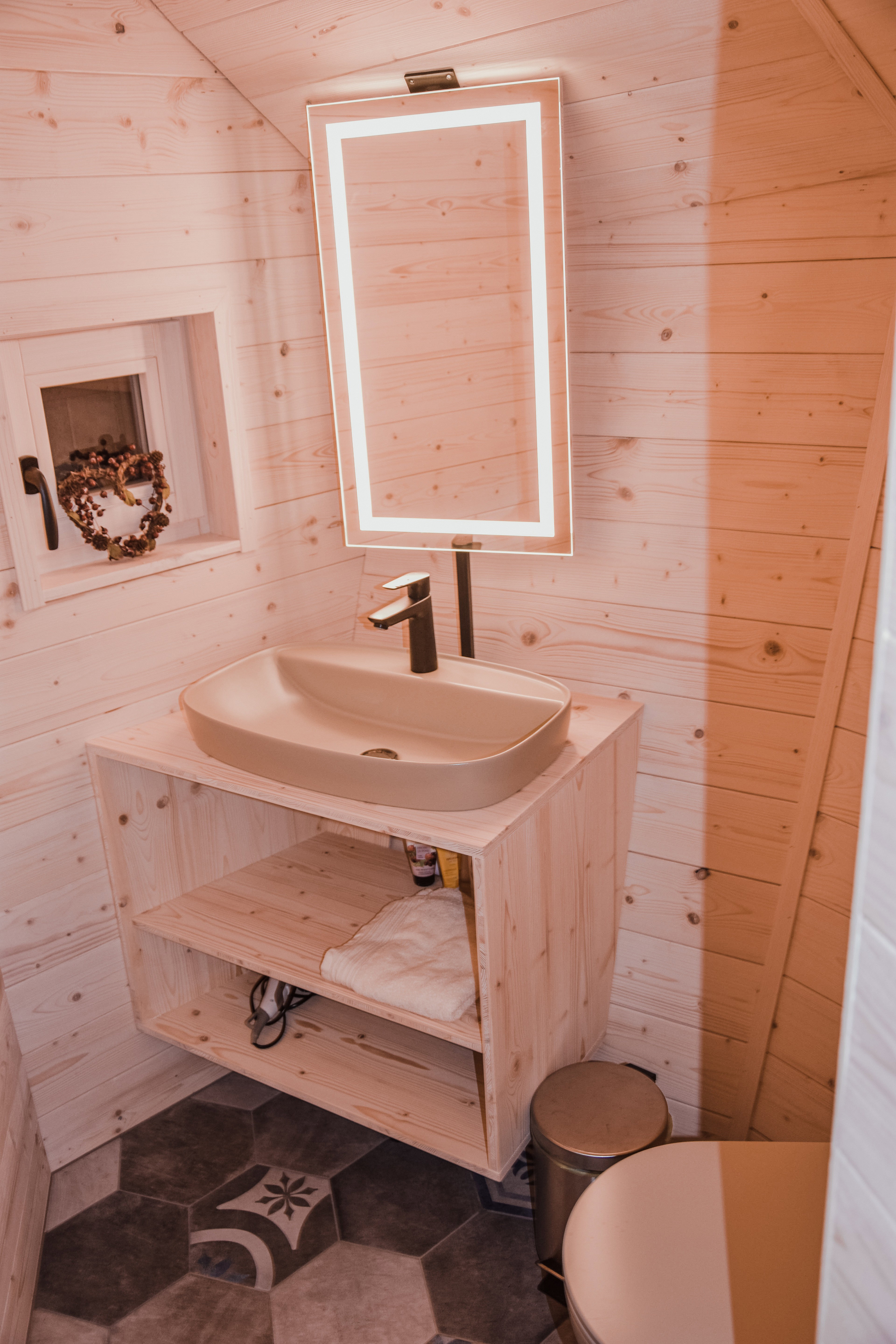 - image: 13