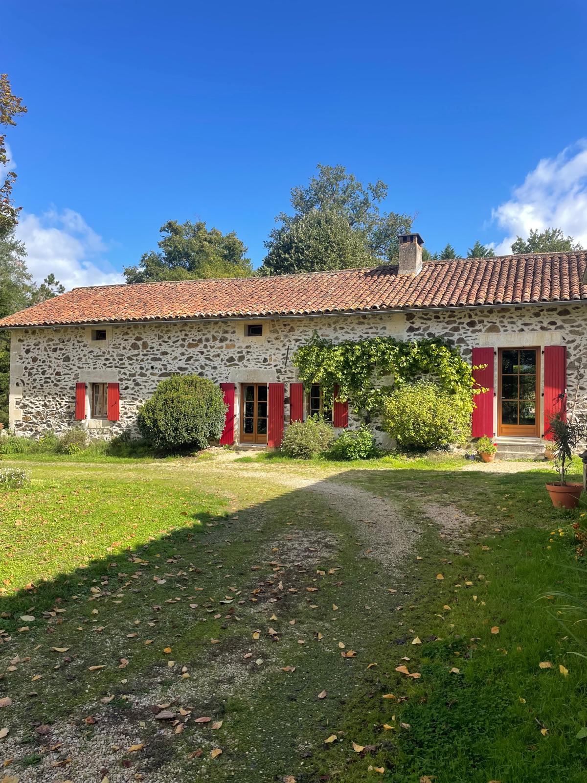 Casa nella natura a Saint Martial de Valette