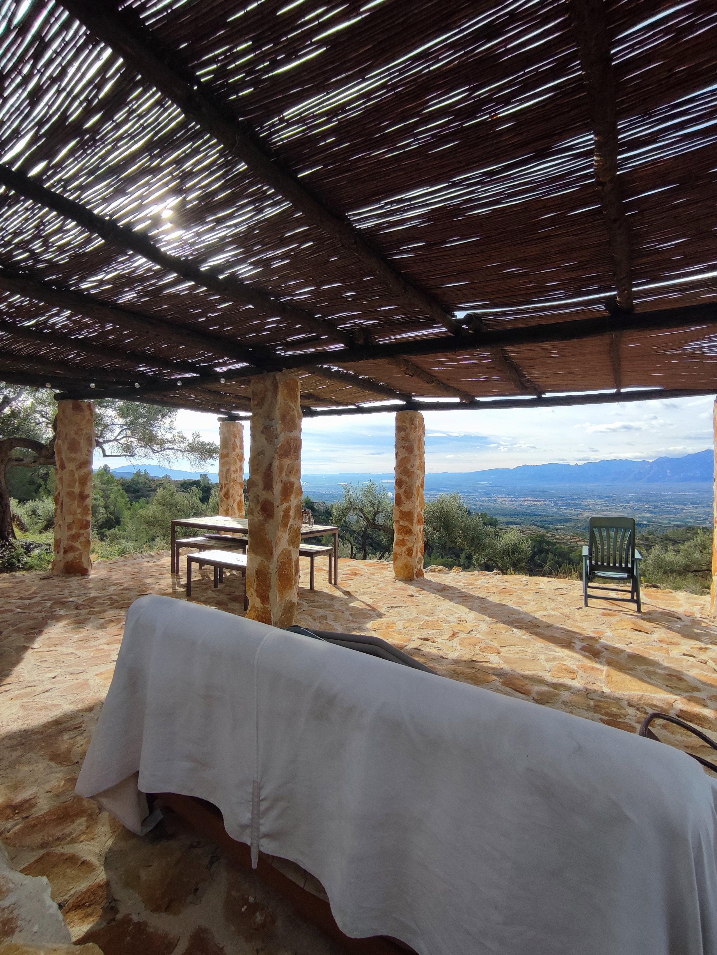 - image: 18