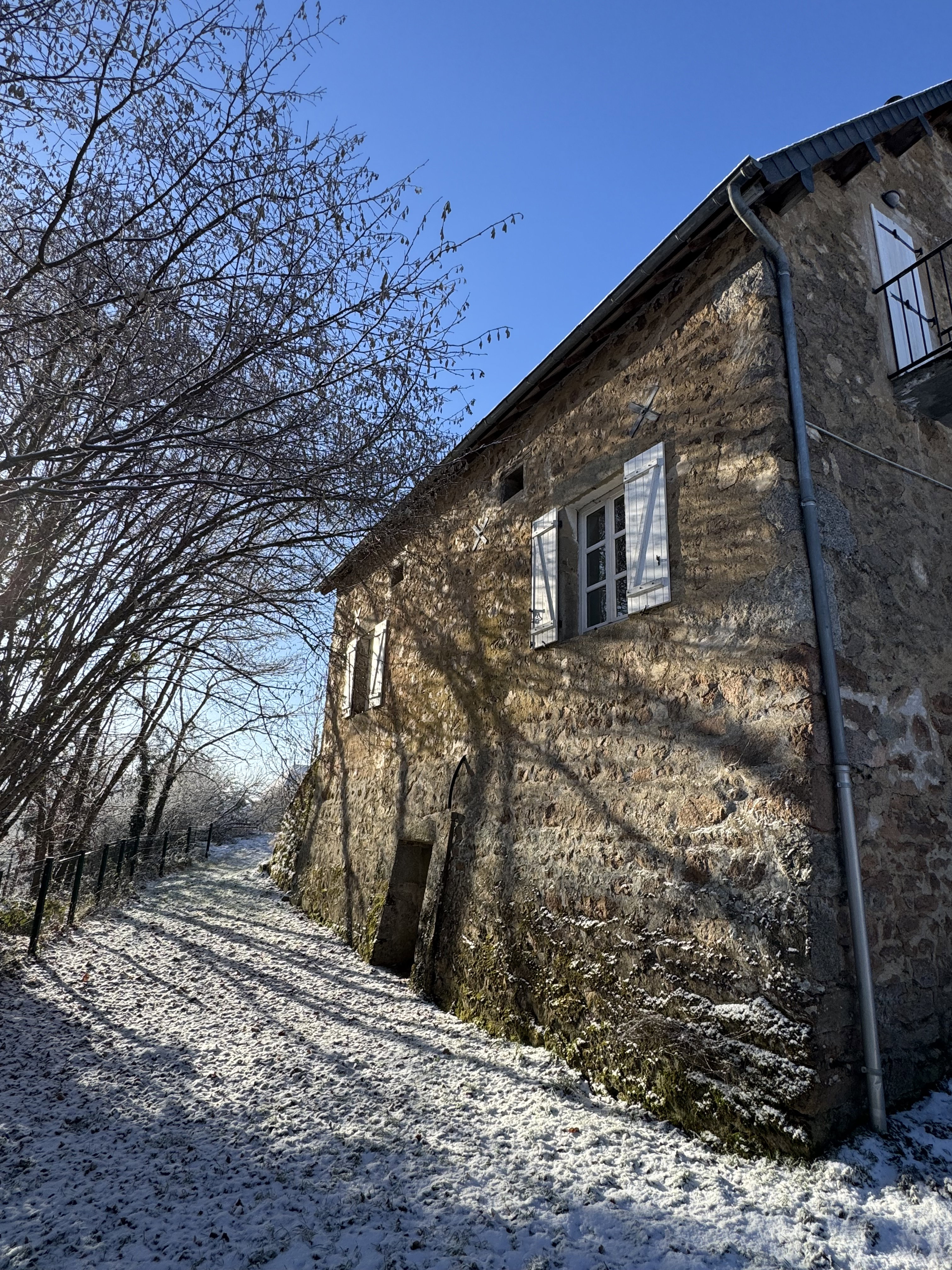 - image: 24