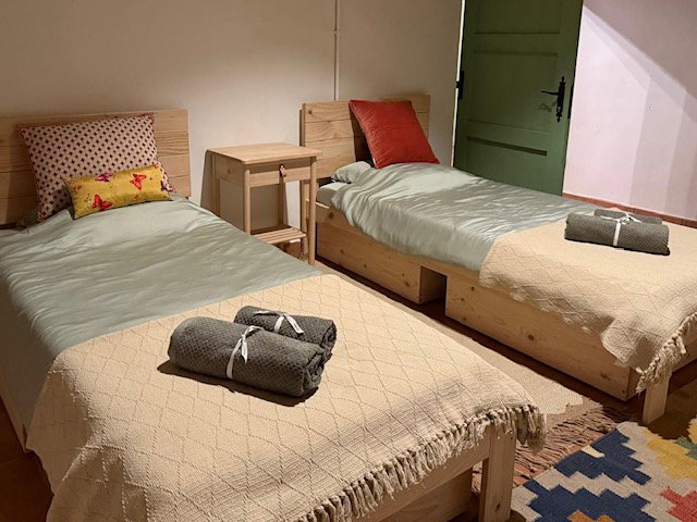 - image: 22
