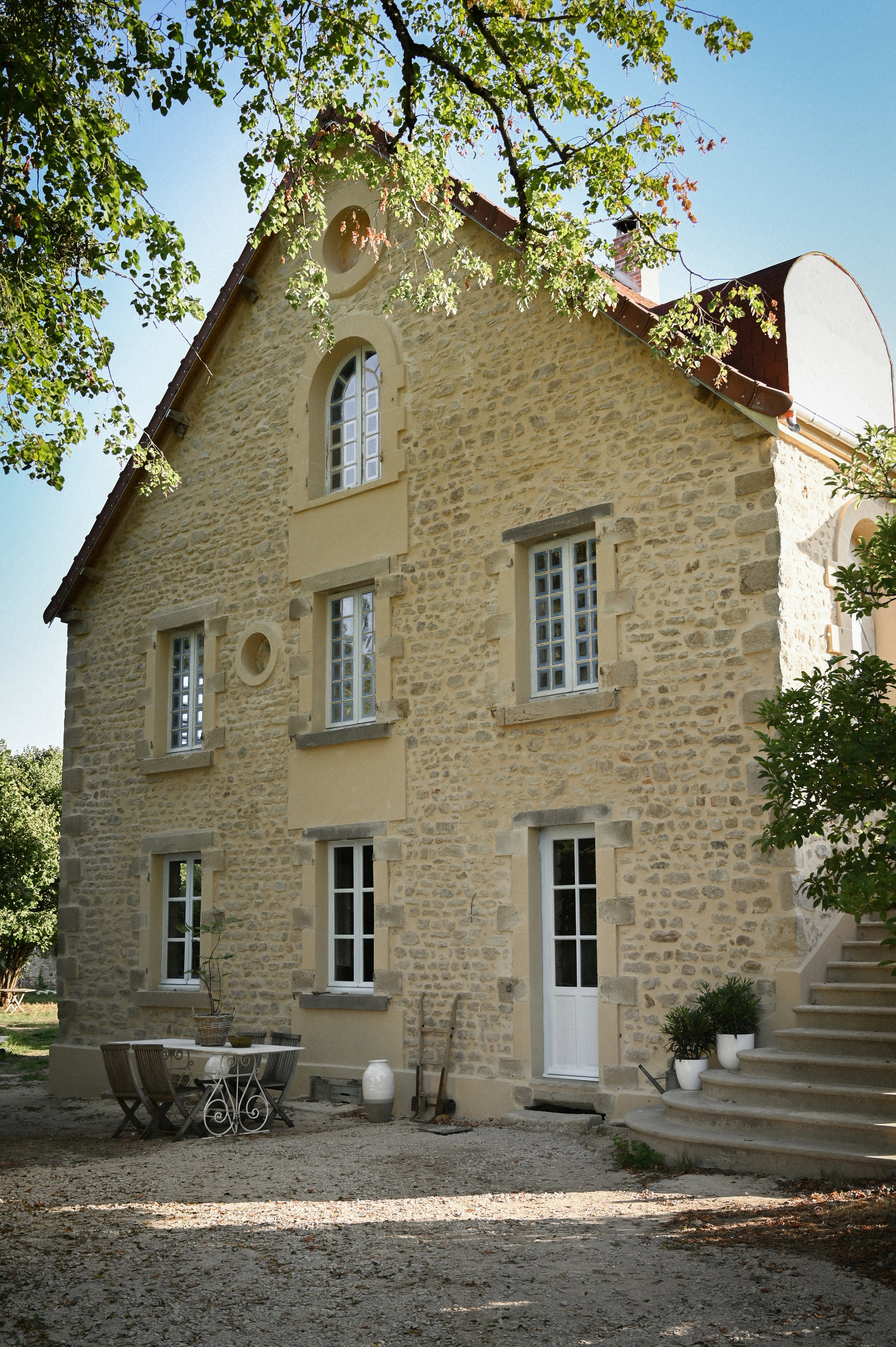 - image: 11