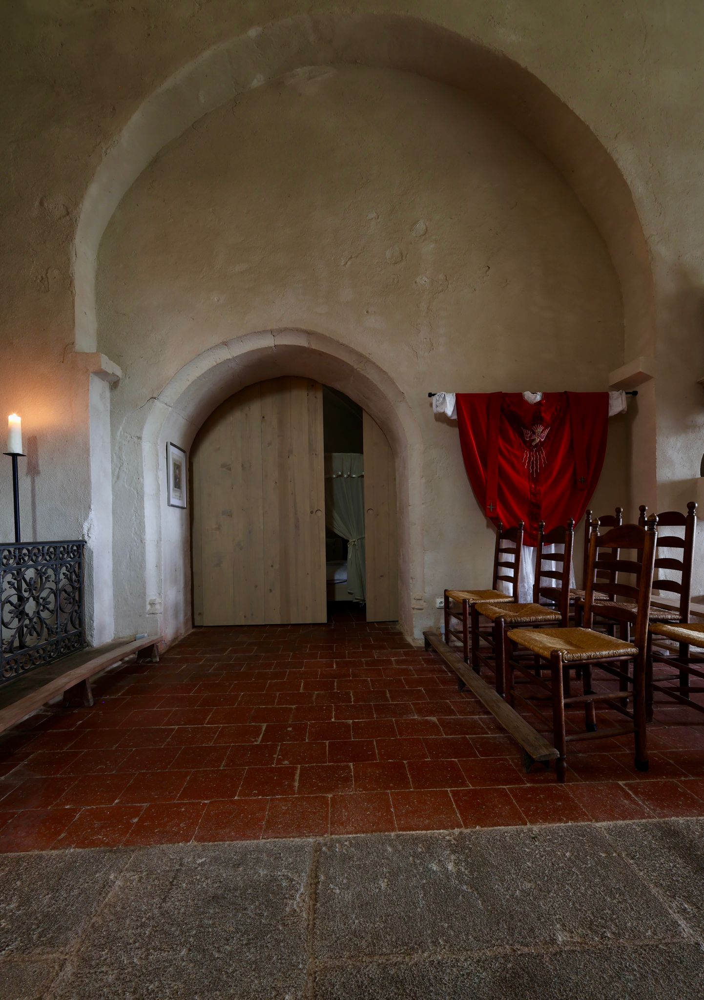 - image: 16