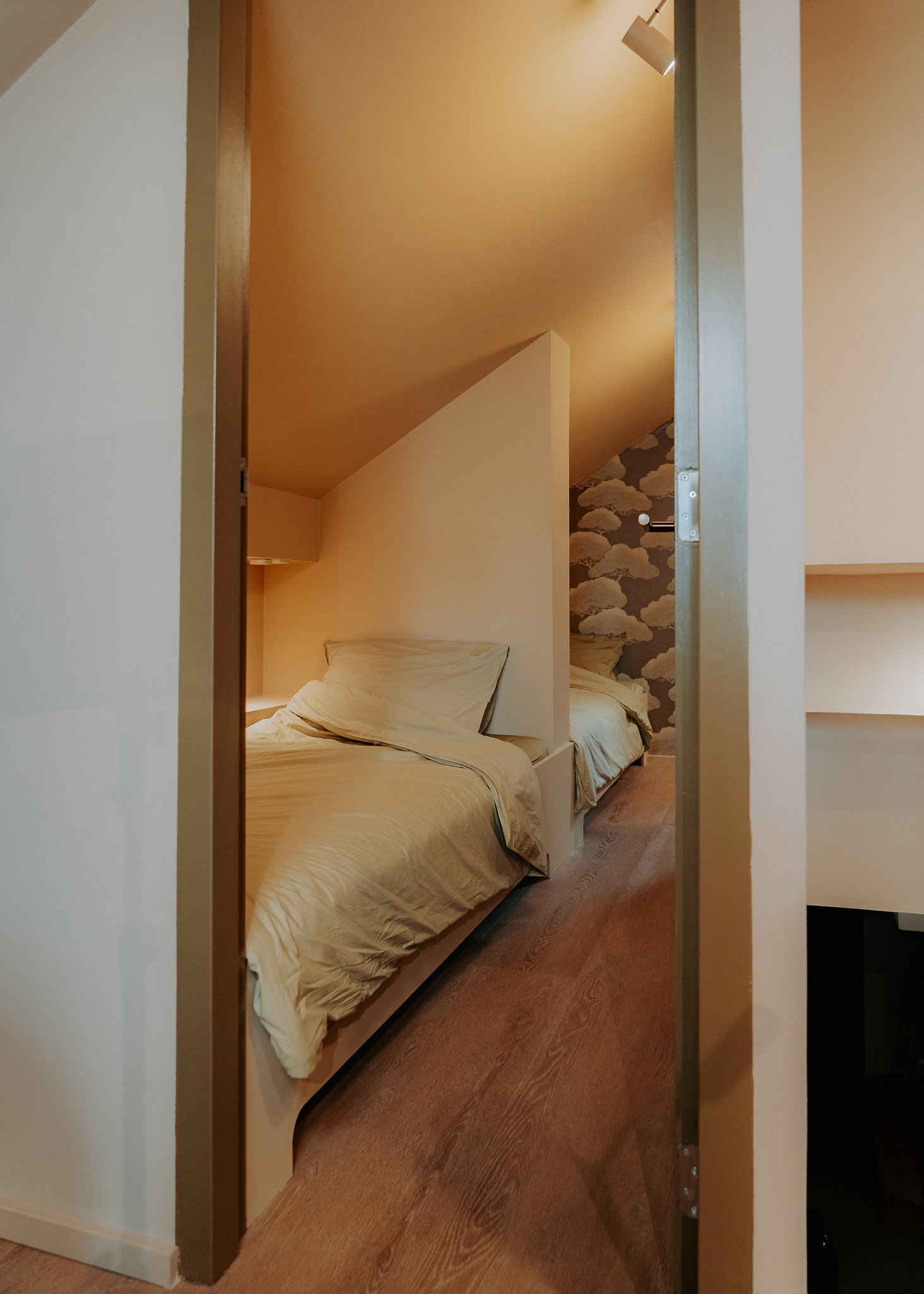 - image: 11