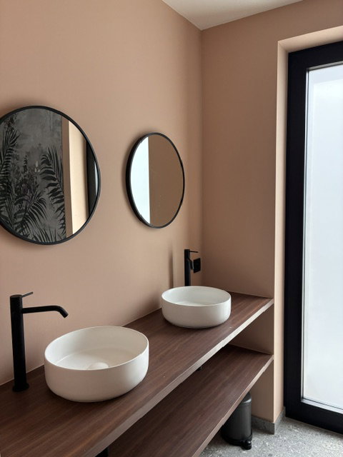 - image: 19