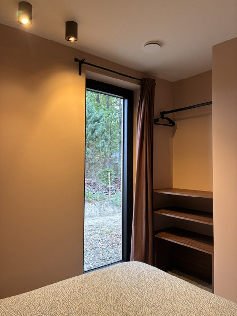 - image: 11