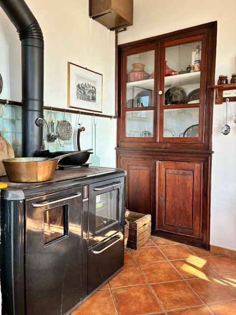 - image: 16