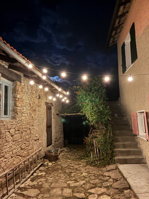 - image: 24