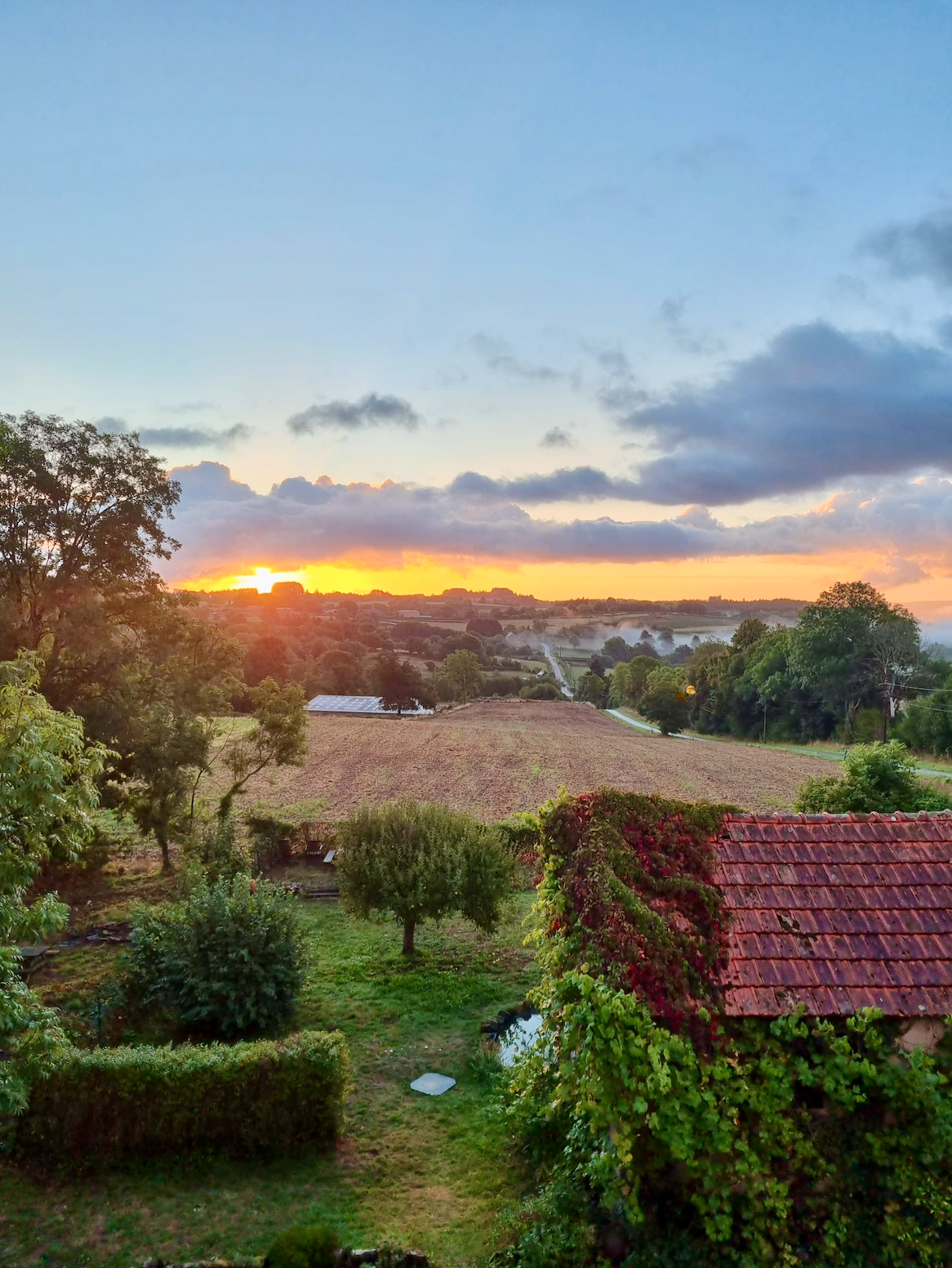 Nature house in Roussillon-en-Morvan