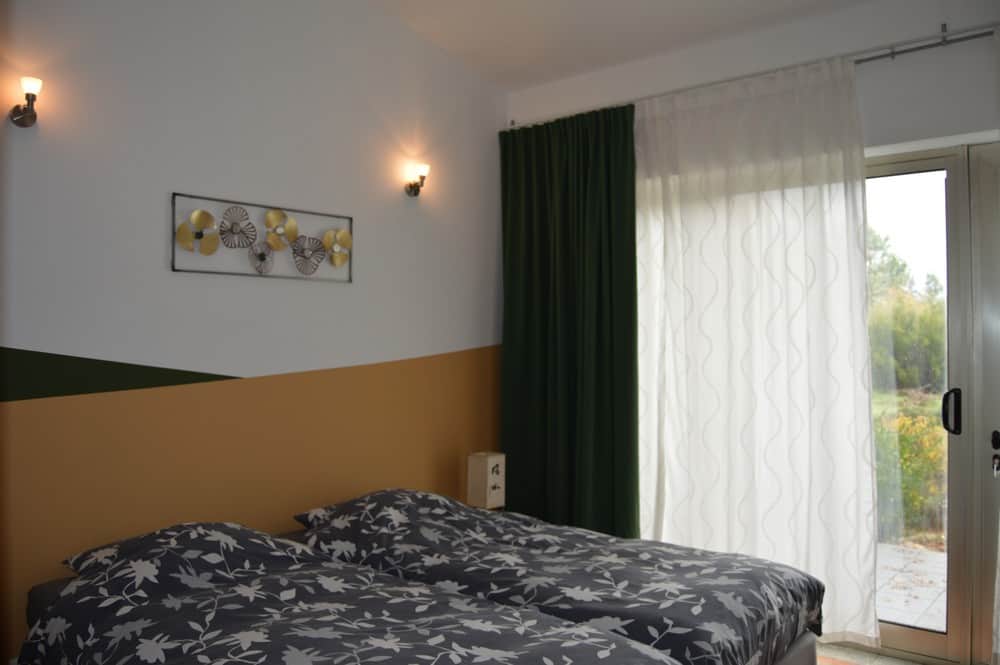 - image: 6