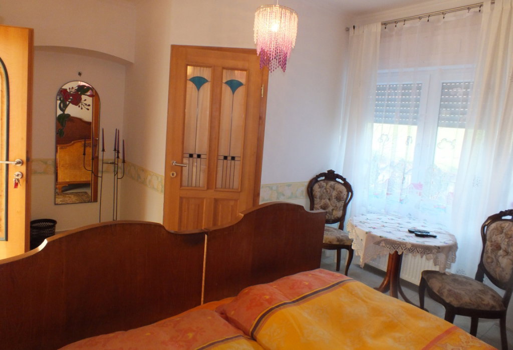 - image: 11