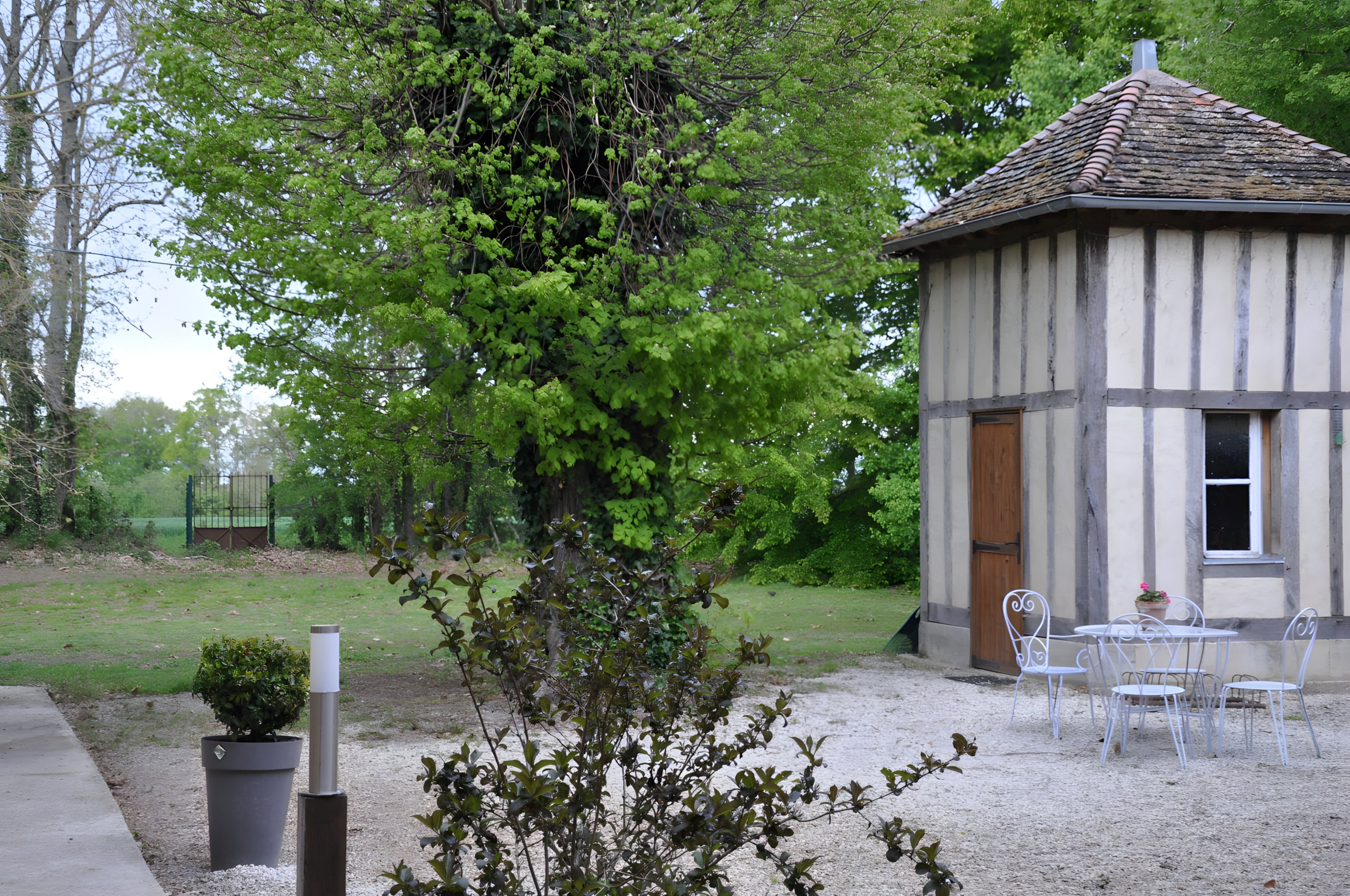 - image: 14