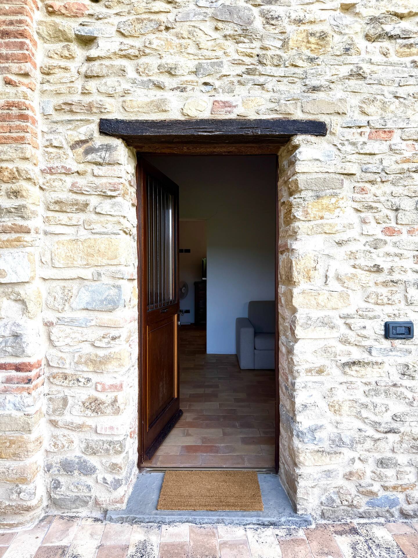 - image: 12