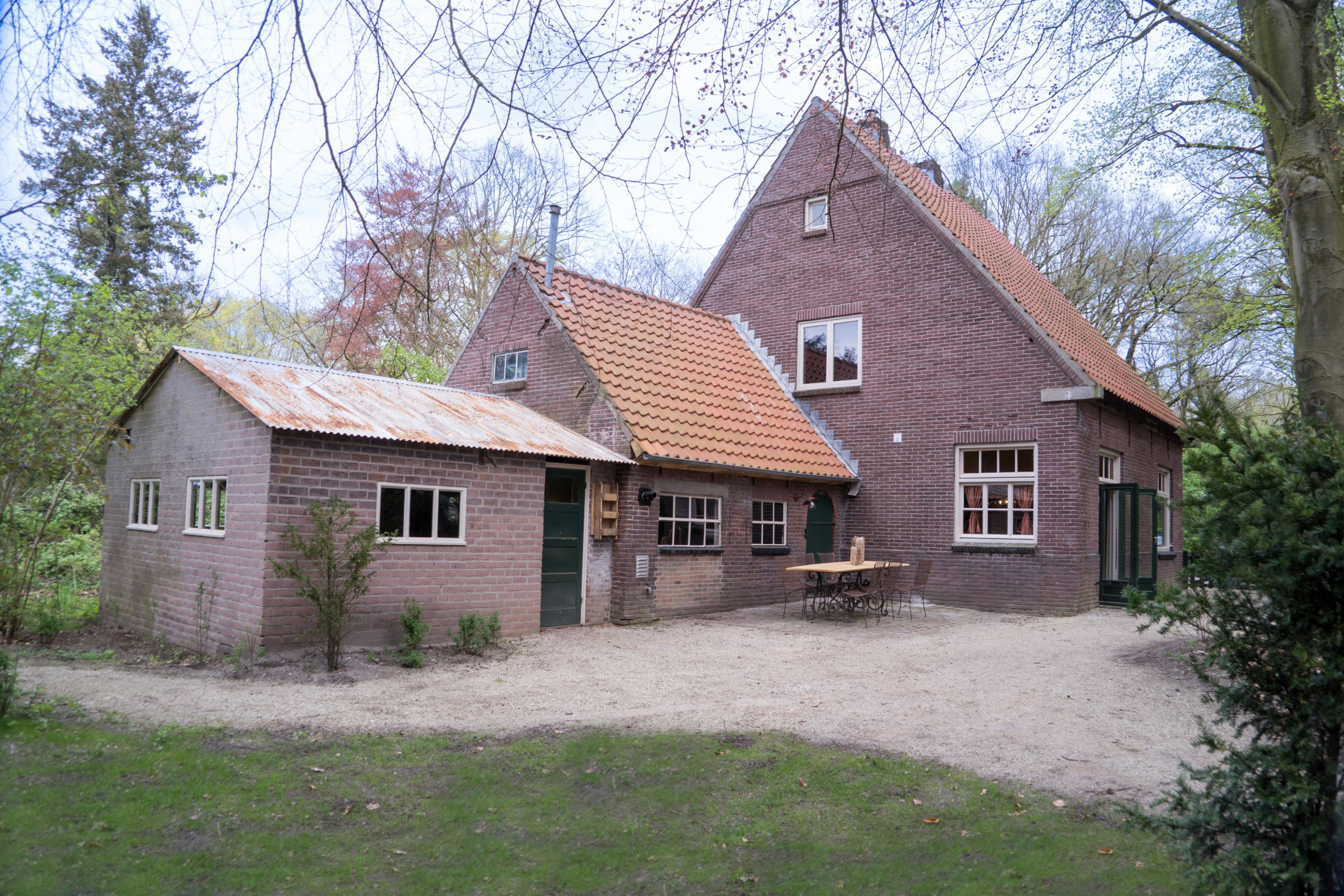 - image: 16