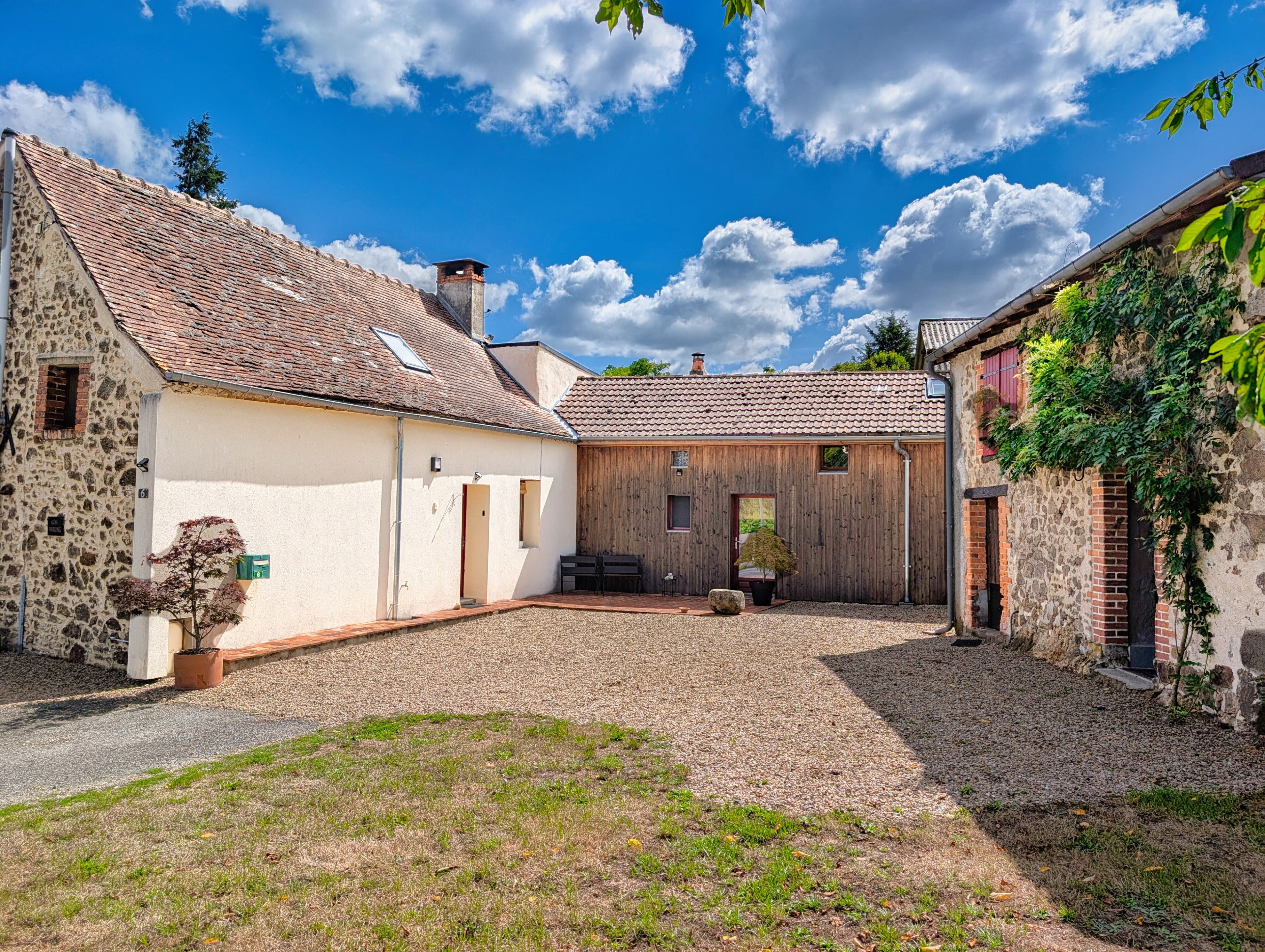 Casa nella natura a Les Lezes (Magnac Laval)