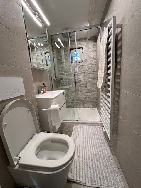 - image: 11