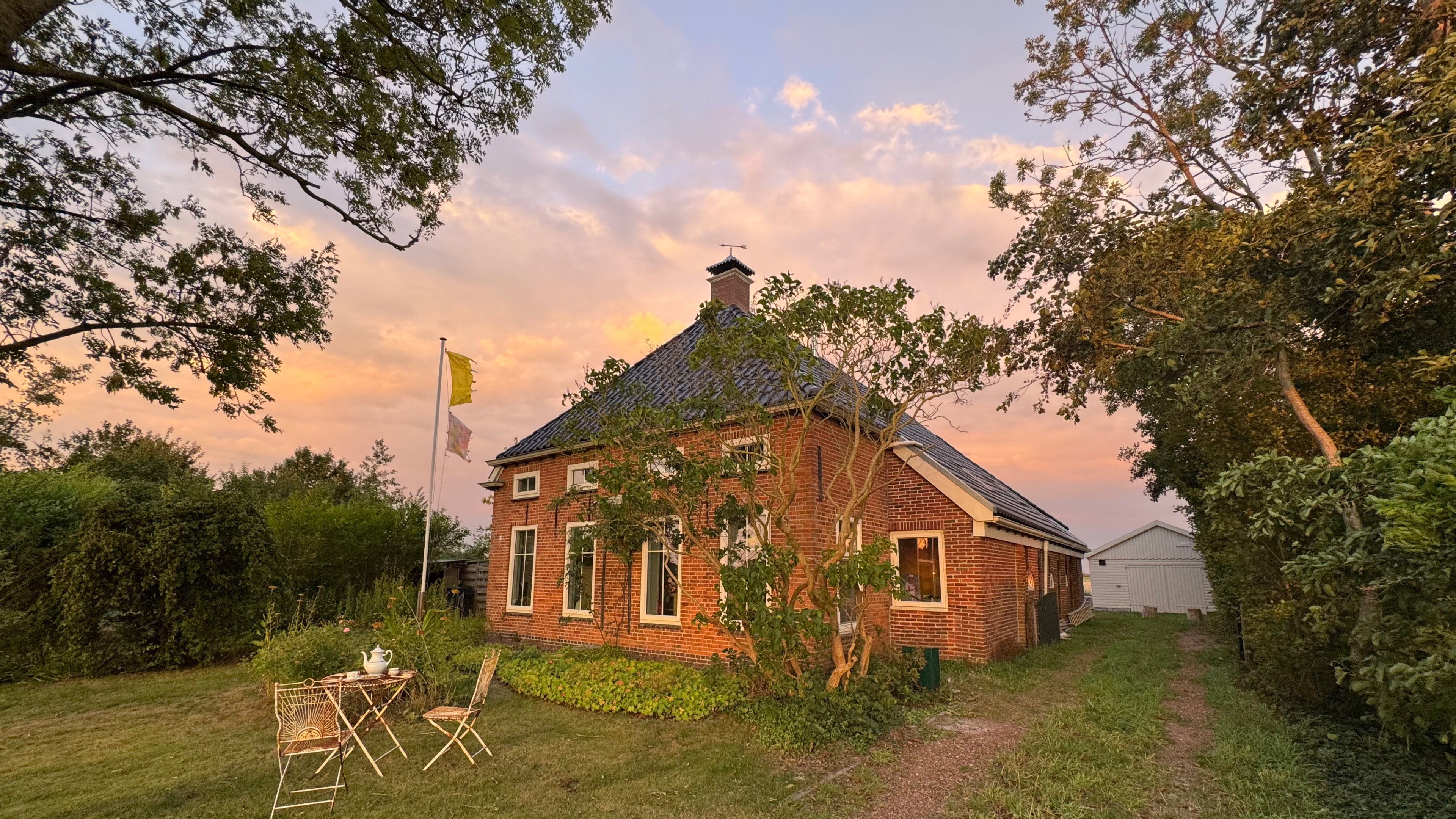 - image: 22