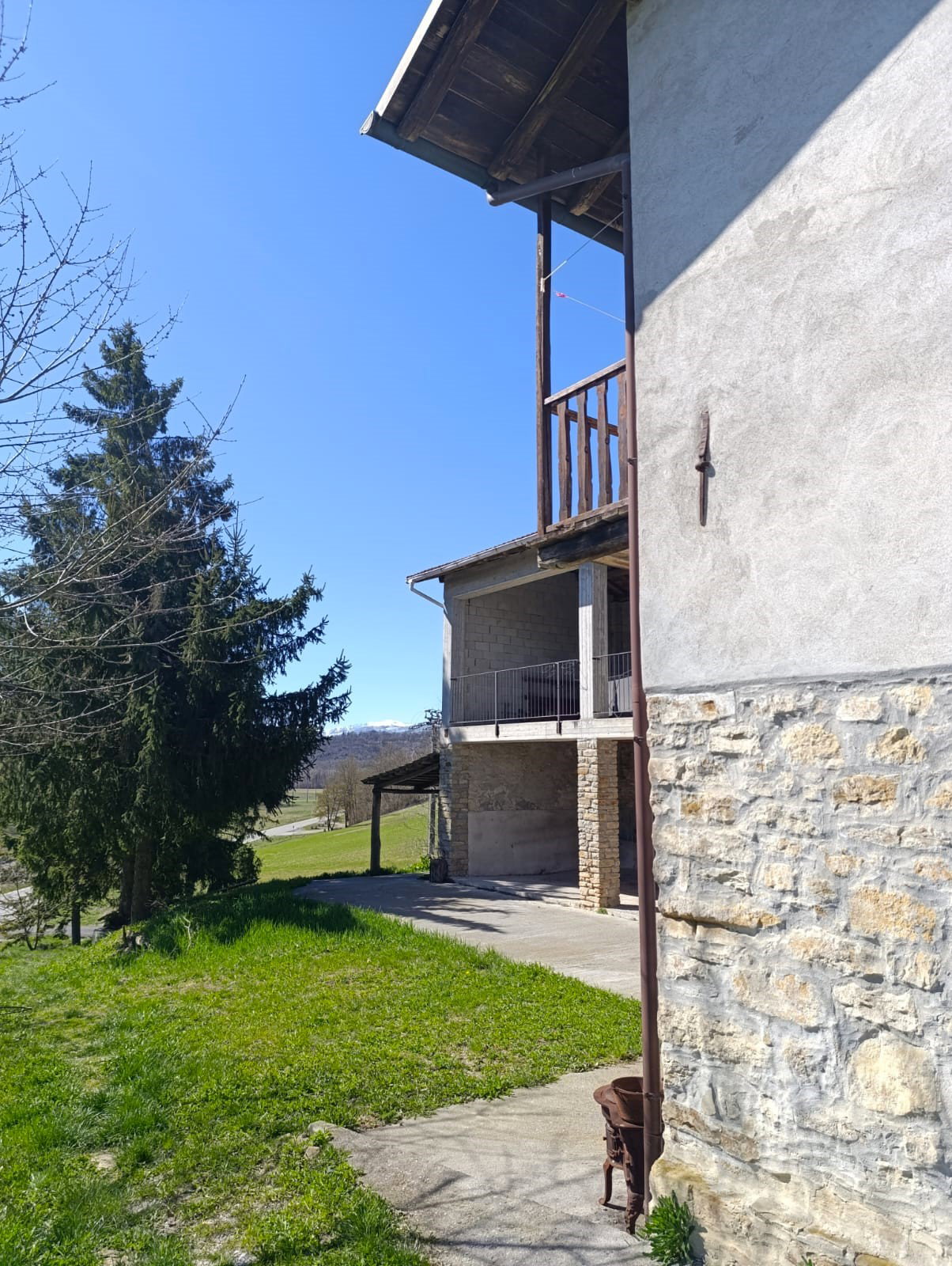 Nature house in Camerana