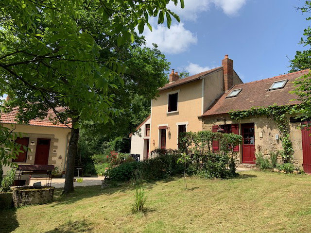 Casa nella natura a Villefranche - d' Allier