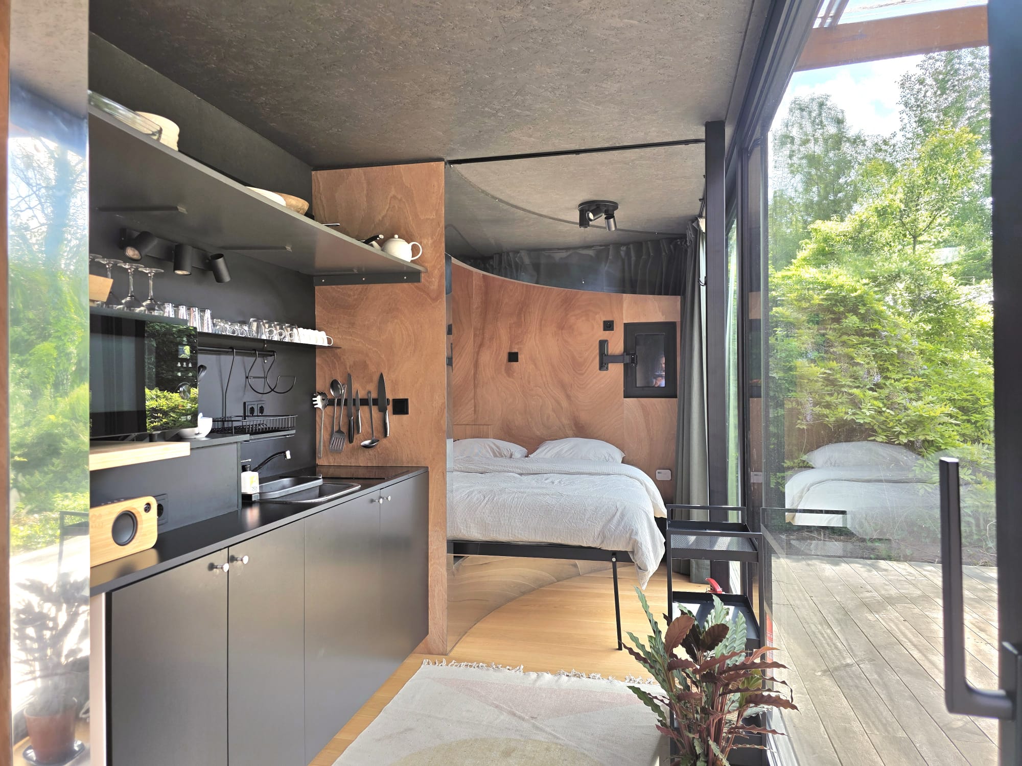 - image: 19