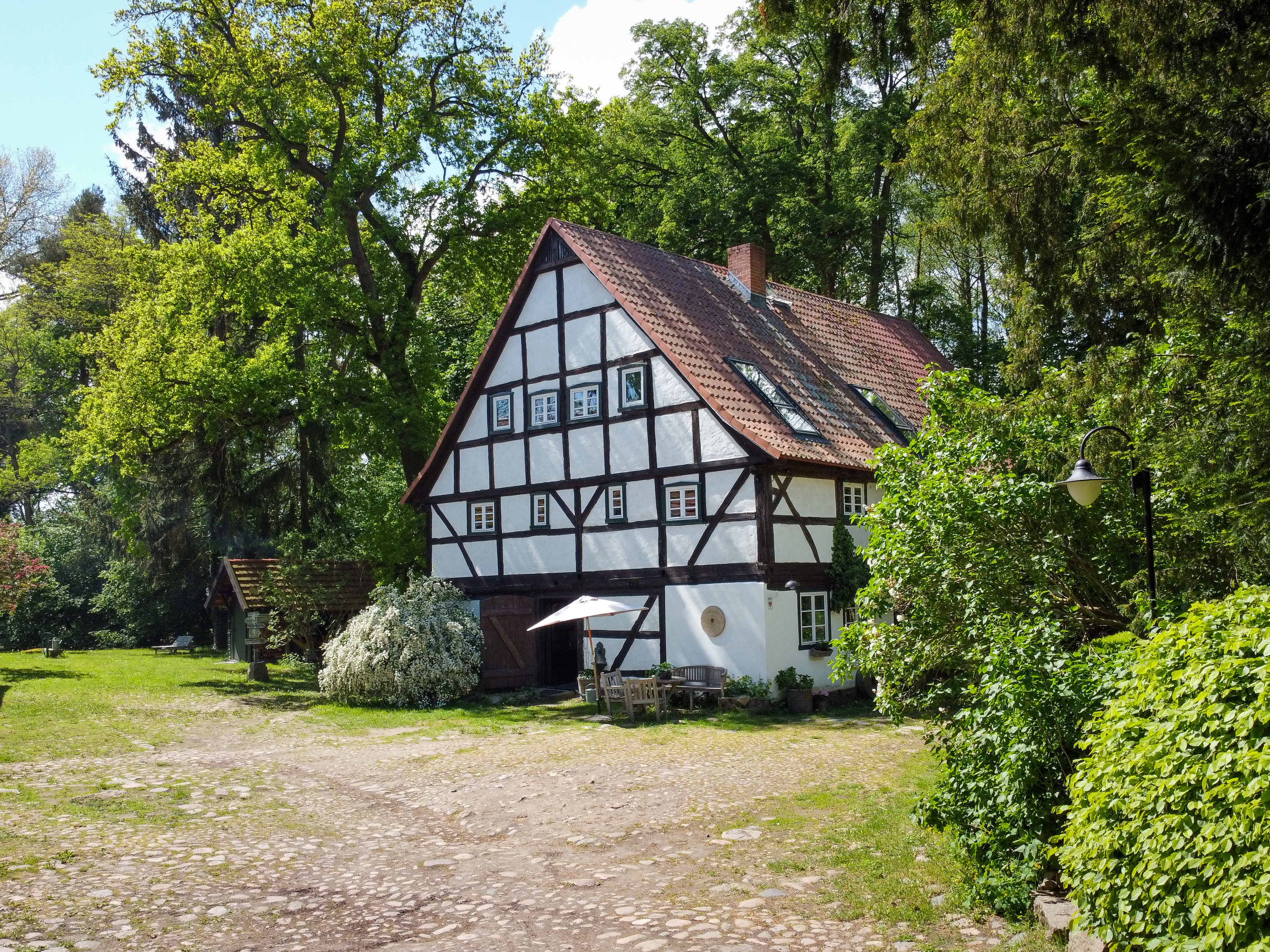 - image: 28