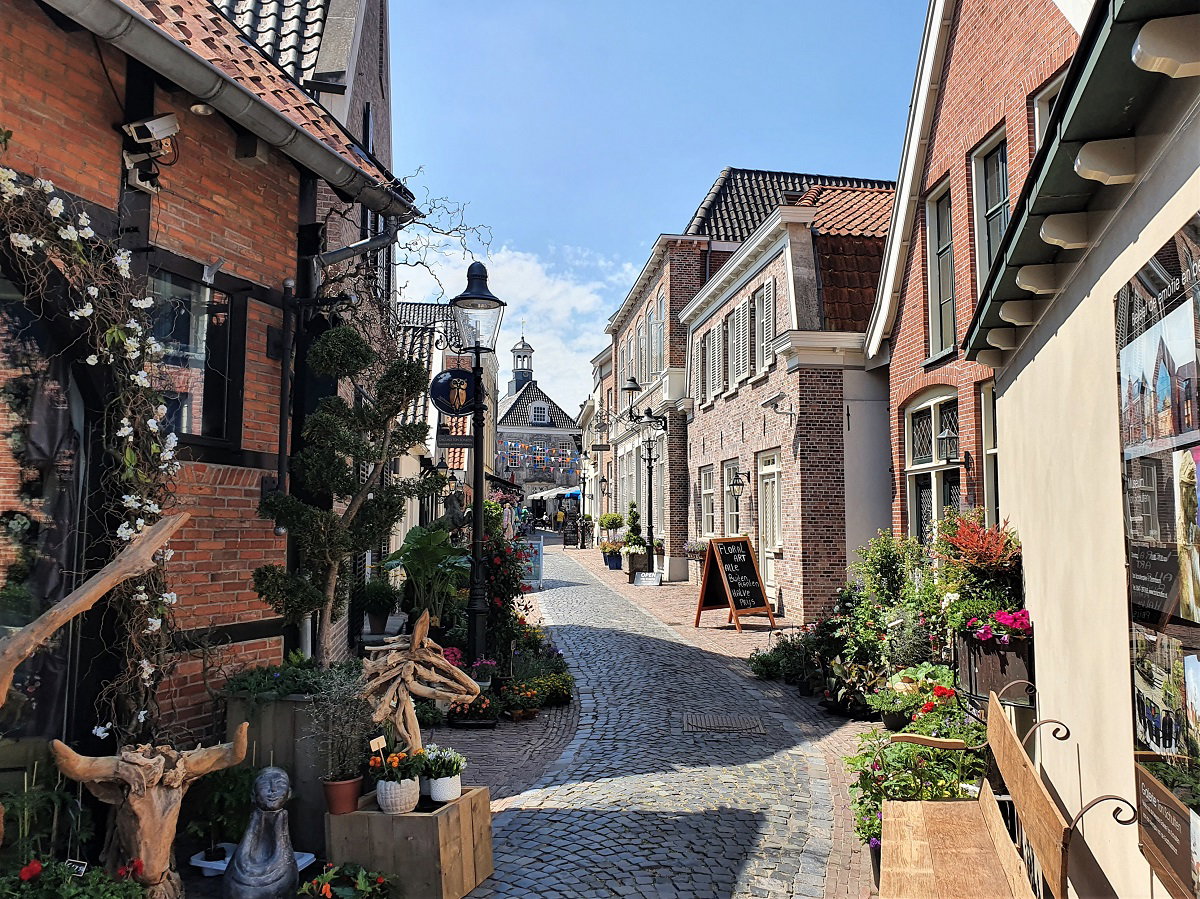 - image: 20