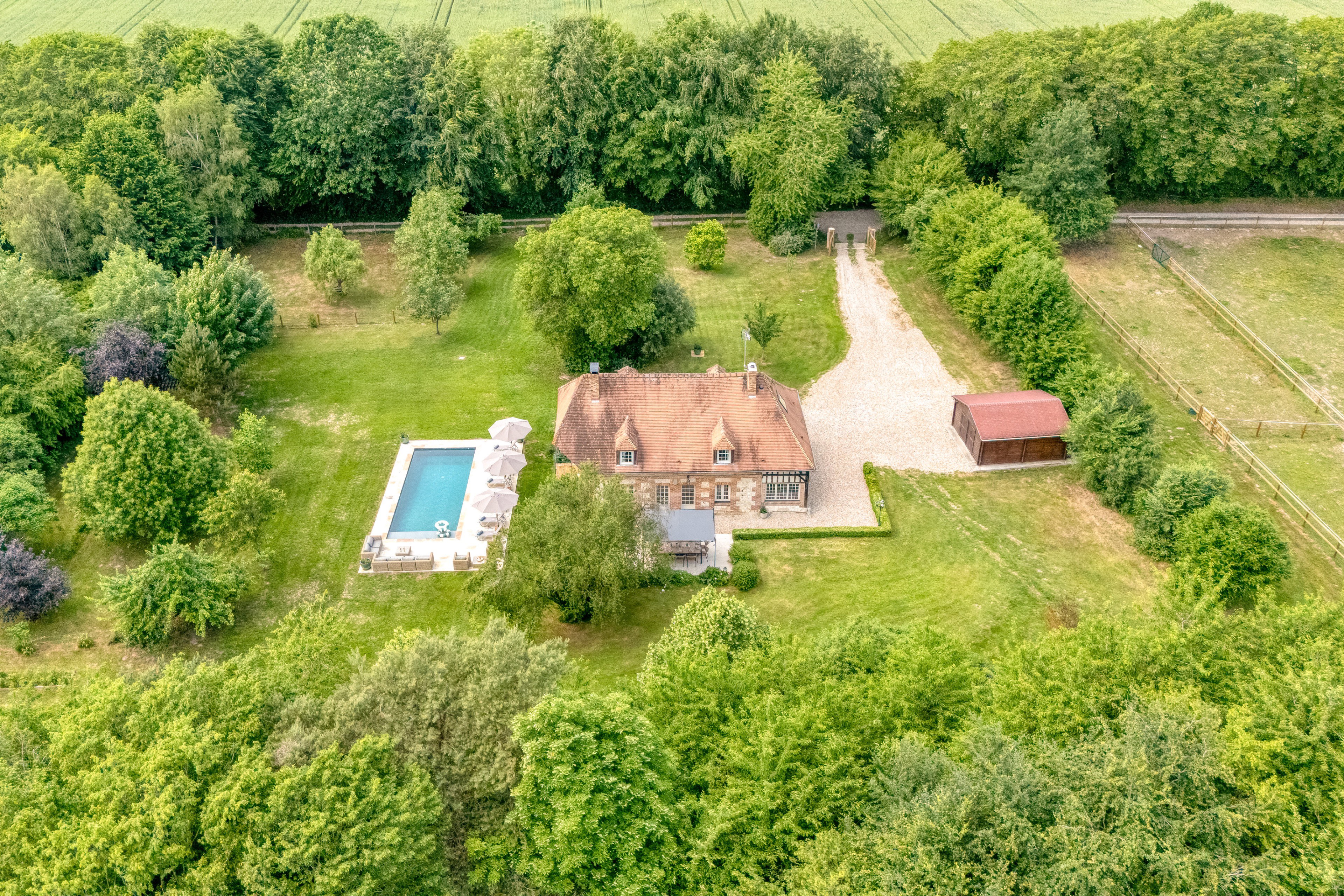 Nature house in Arelaune-en-Seine