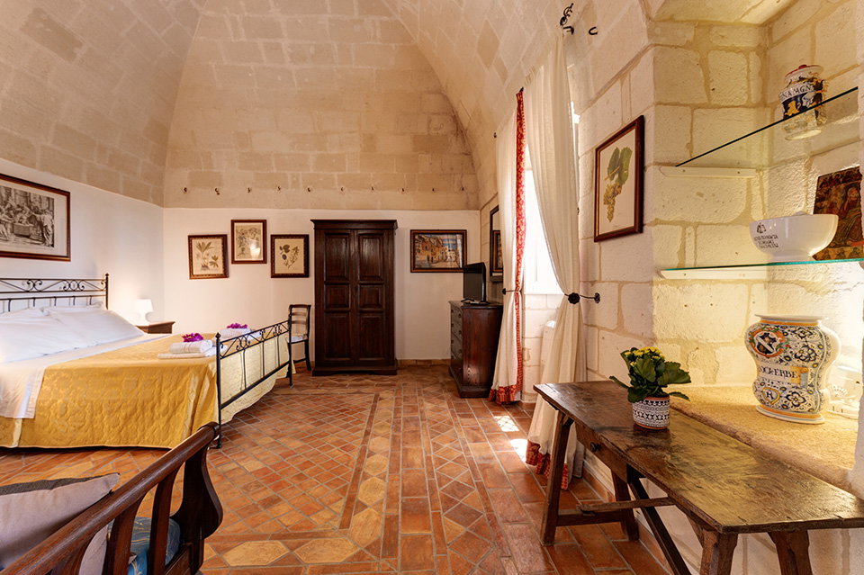 - image: 12