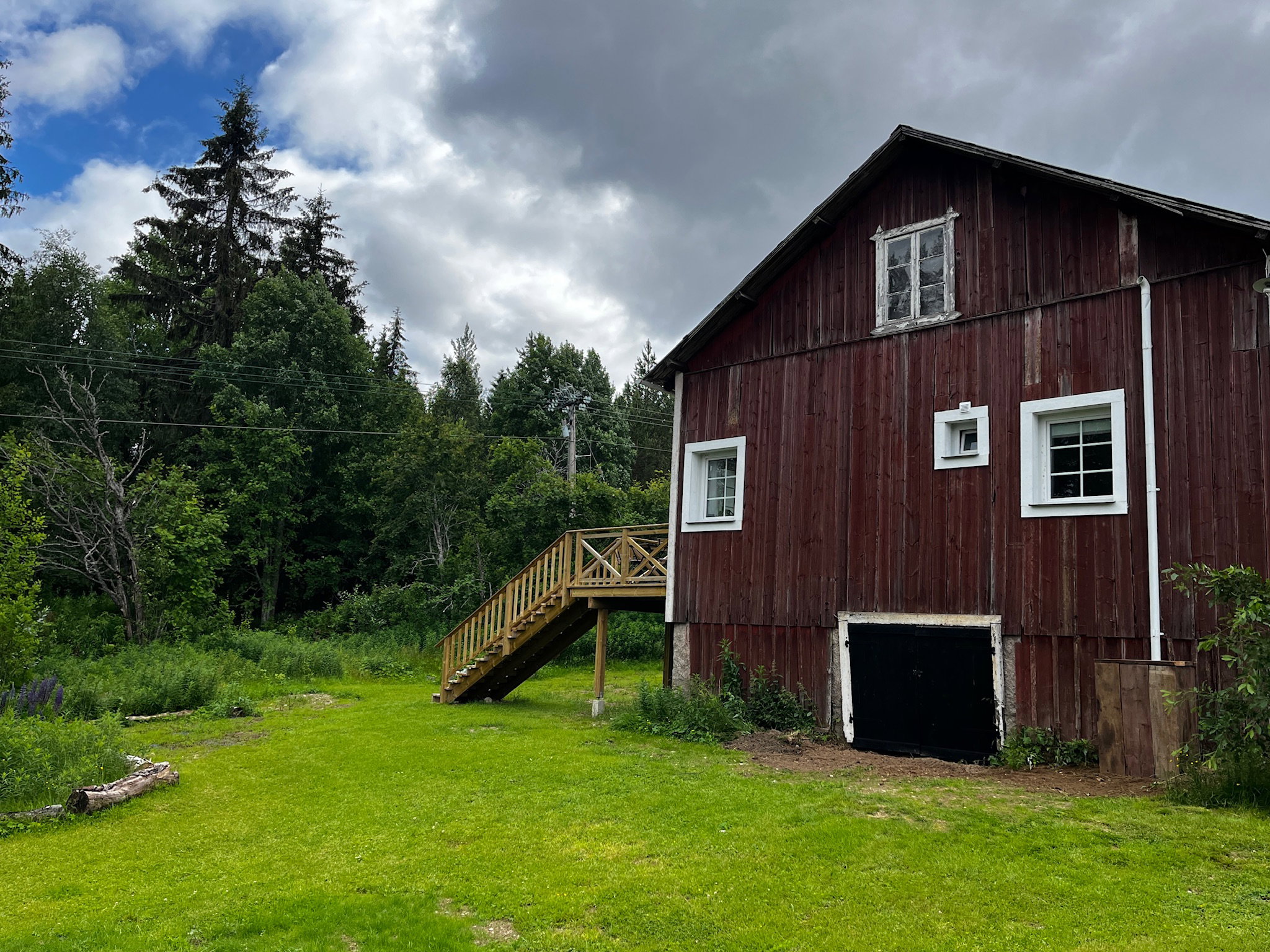 - image: 16