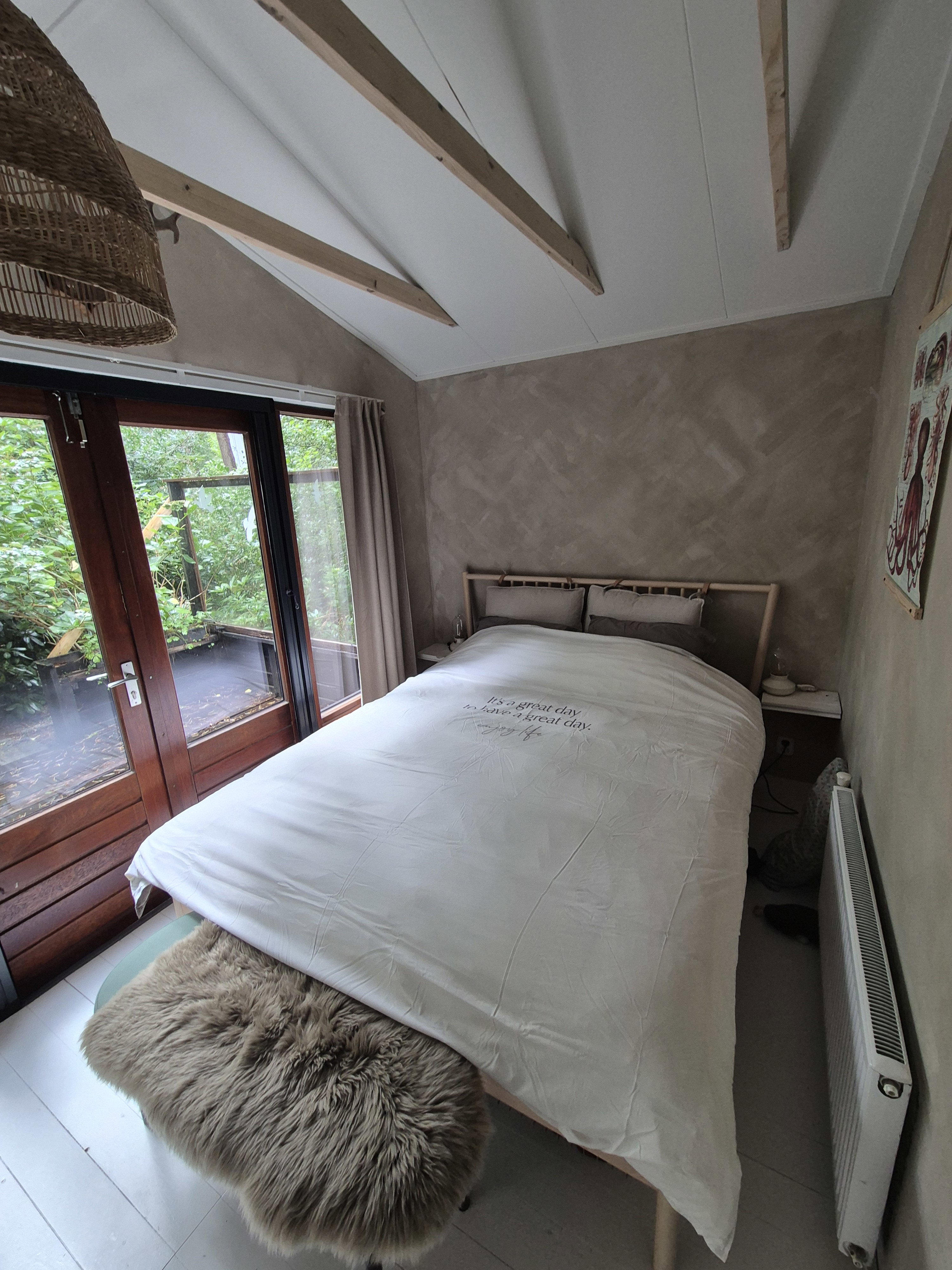 - image: 12