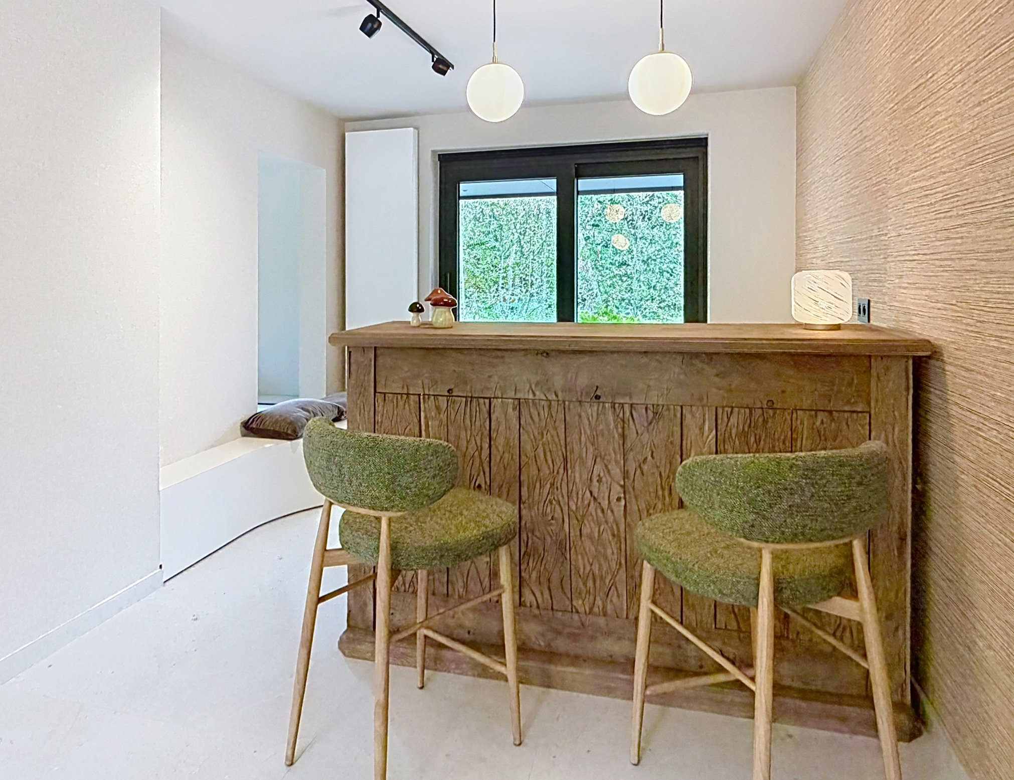 - image: 21