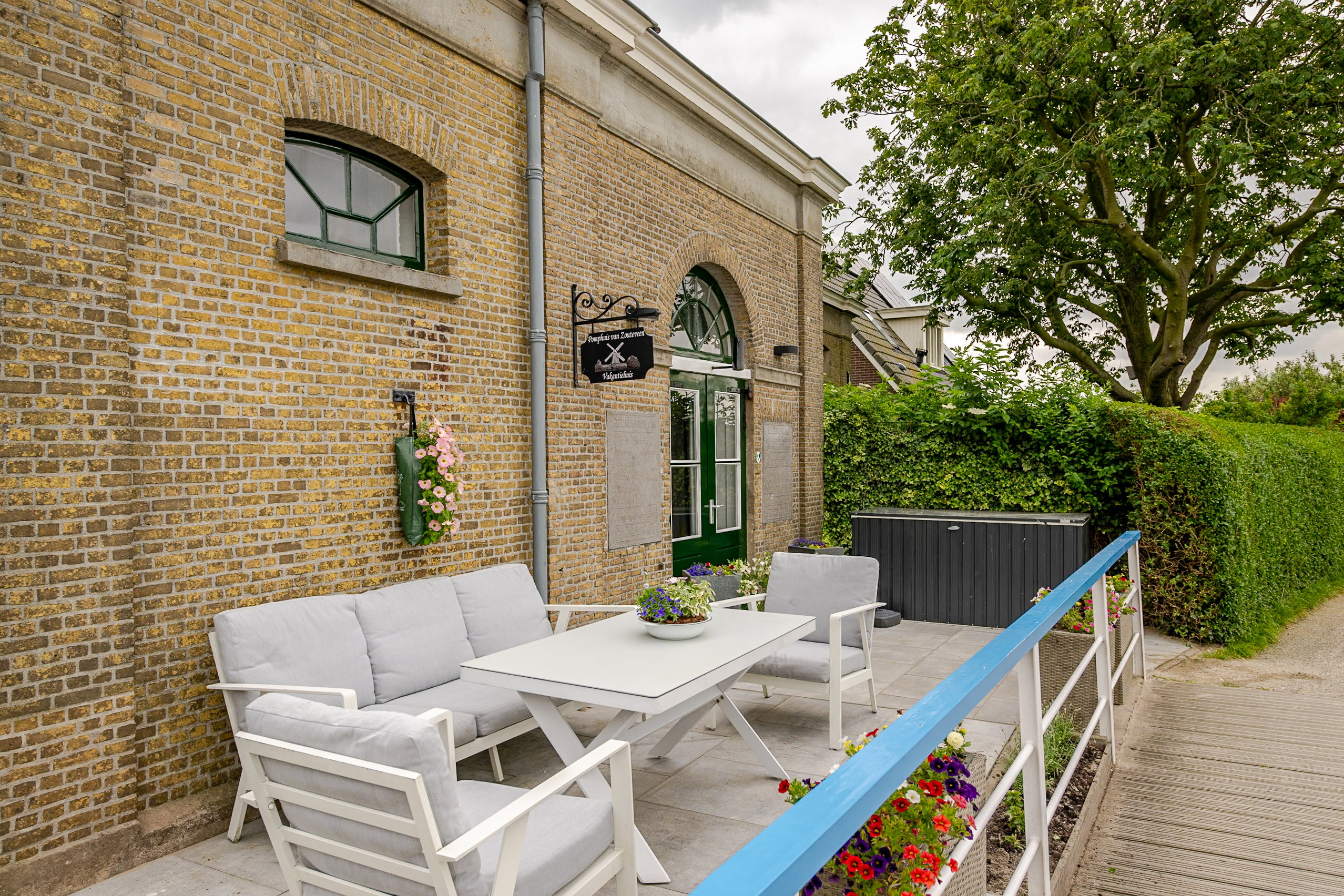 - image: 24