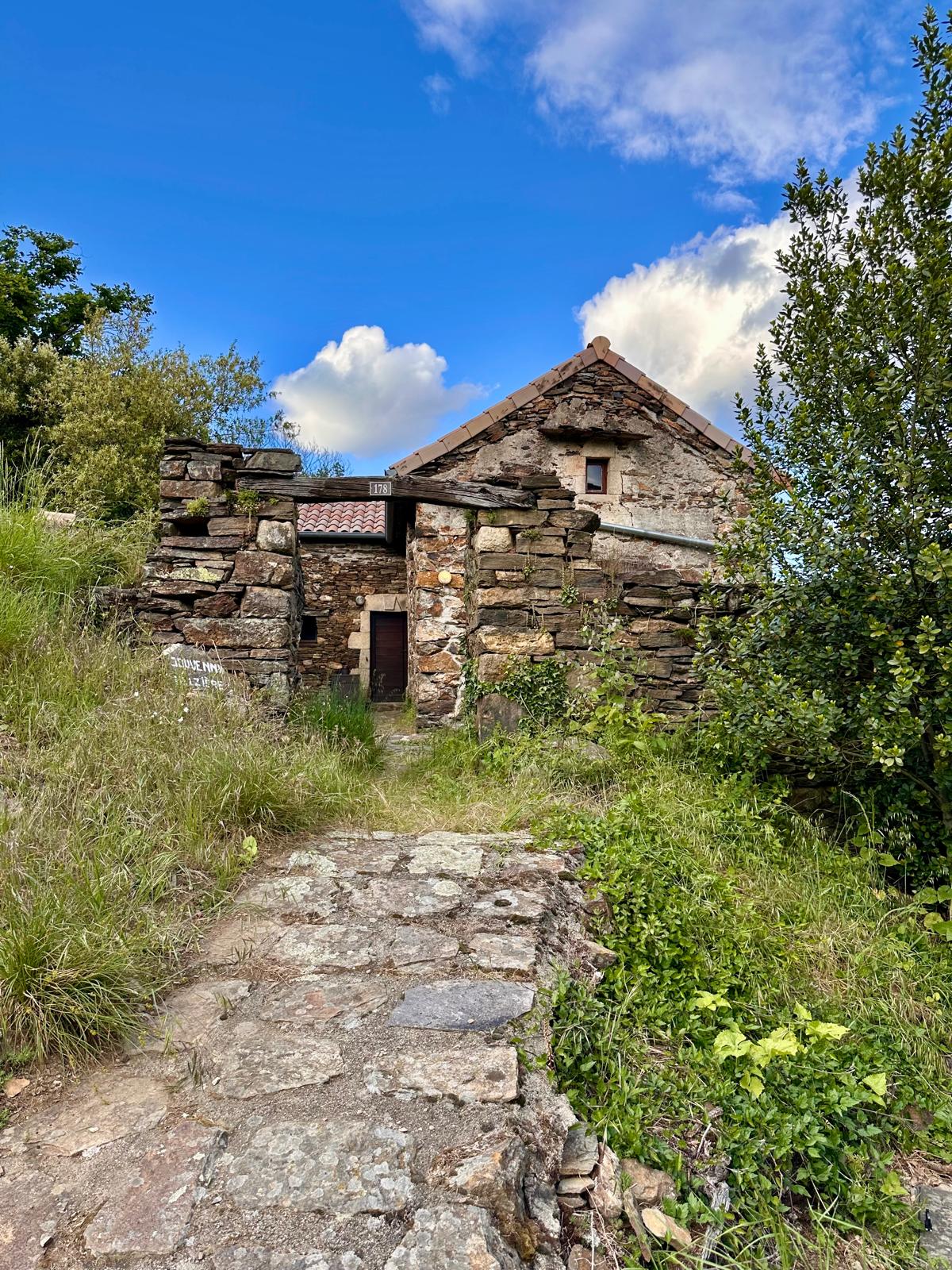 Maison nature à A SAINT-MELANY