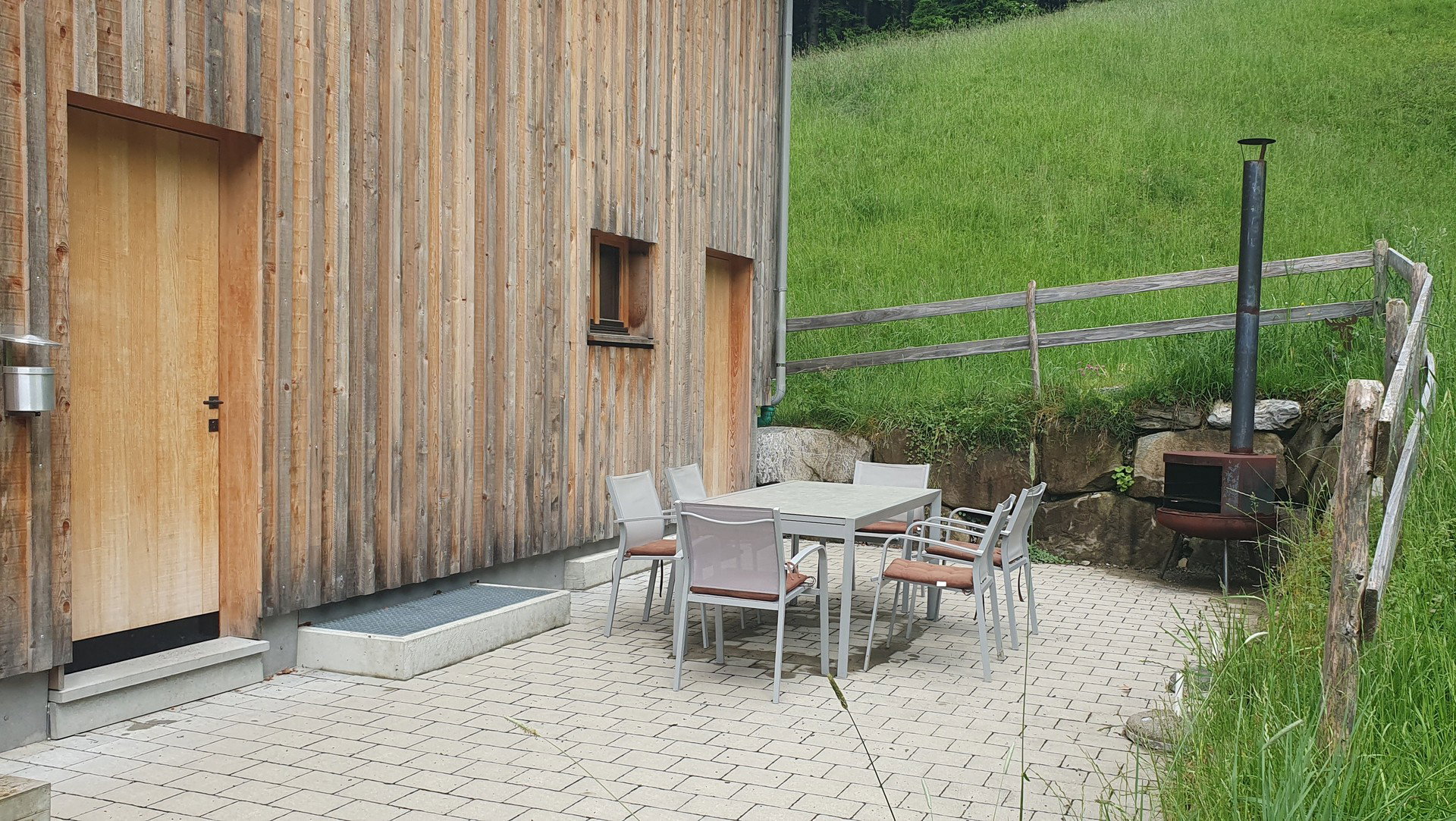 - image: 17